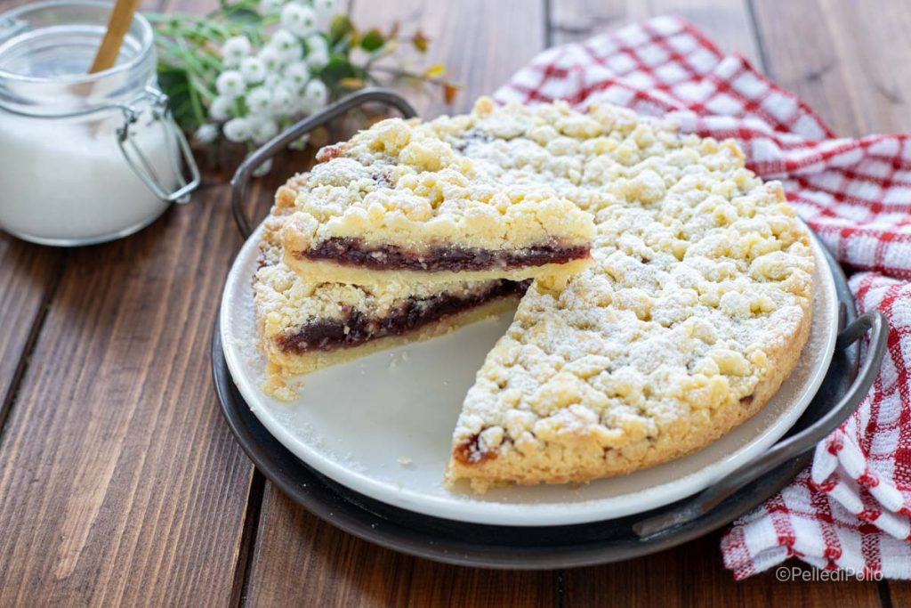 crumble shortbread with jam