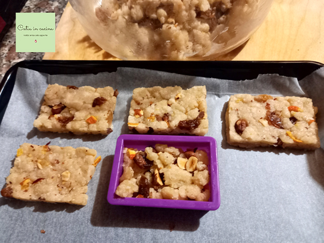 crumbly shortcrust bars step cutter