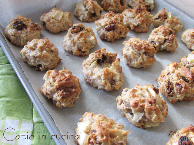 freshly baked oat flake cookies