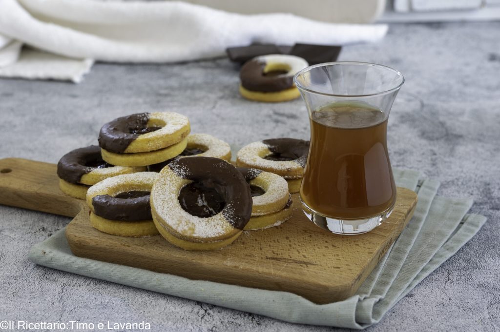 gluten-free hazelnut sandwich cookies