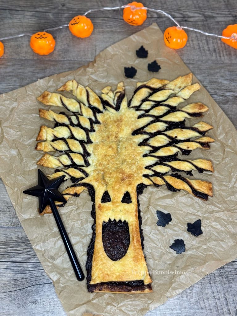 halloween tree with puff pastry