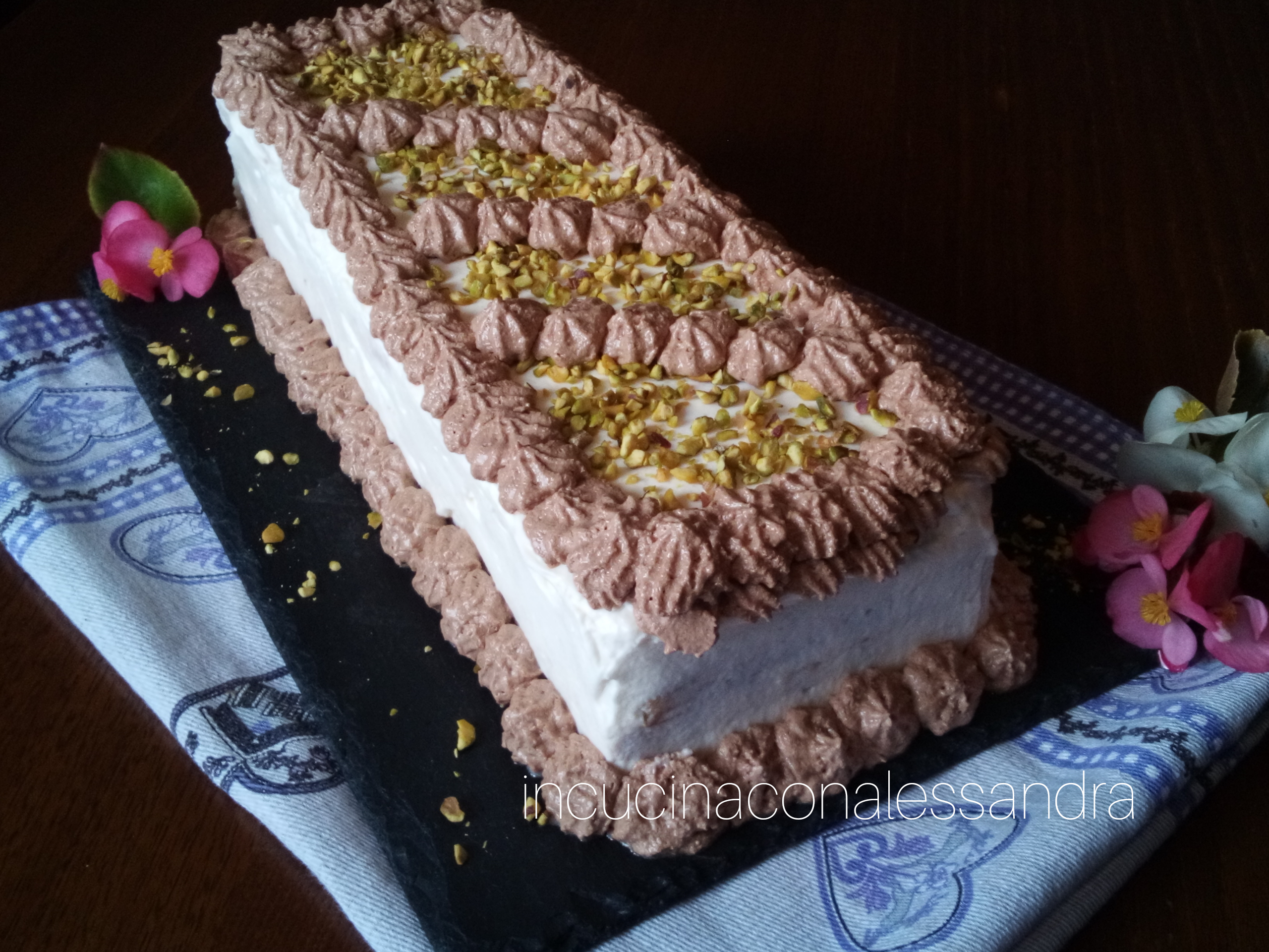 Delicious No-Bake Hazelnut Cake