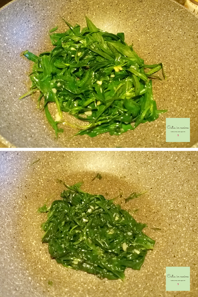 cooking stridoli in a pan