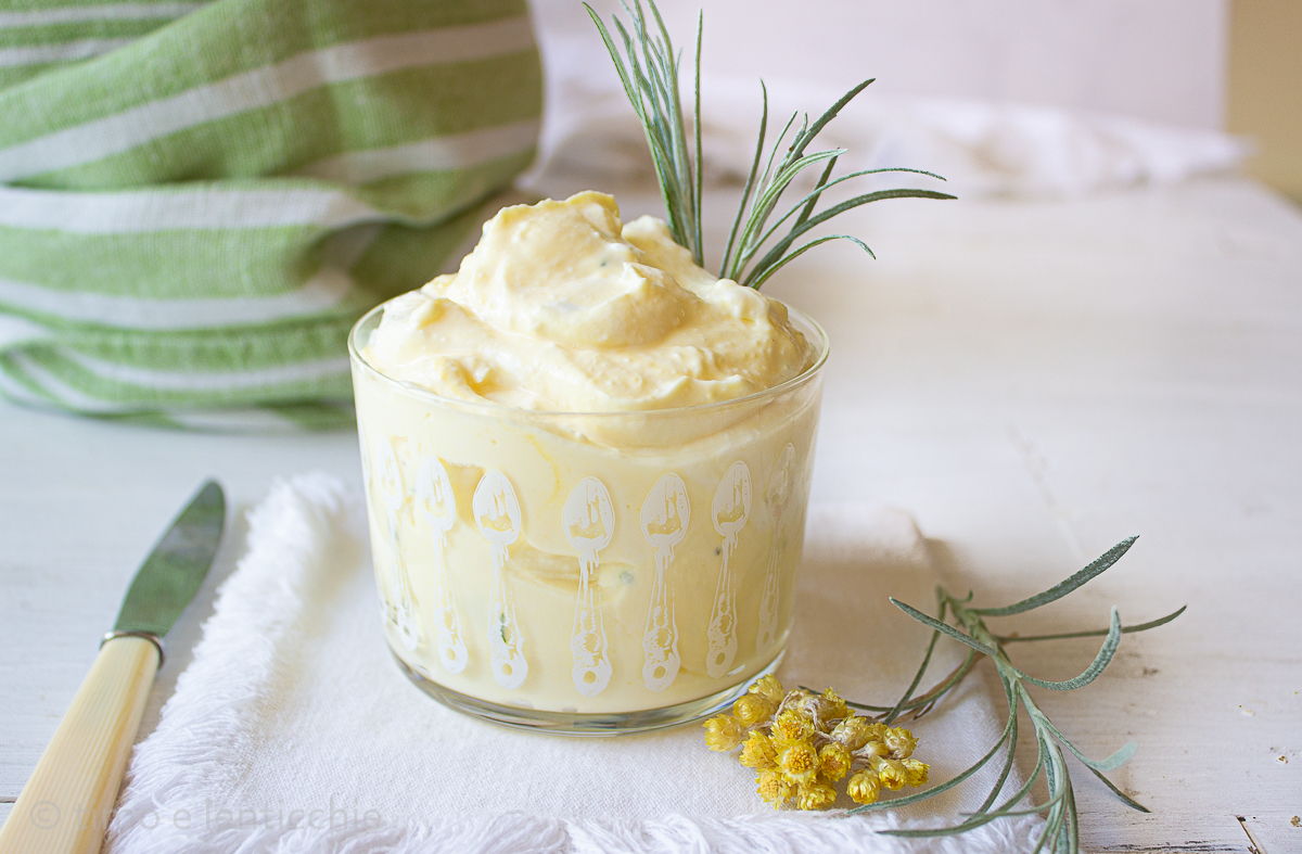 Light Mayonnaise with Boiled Eggs and Helichrysum