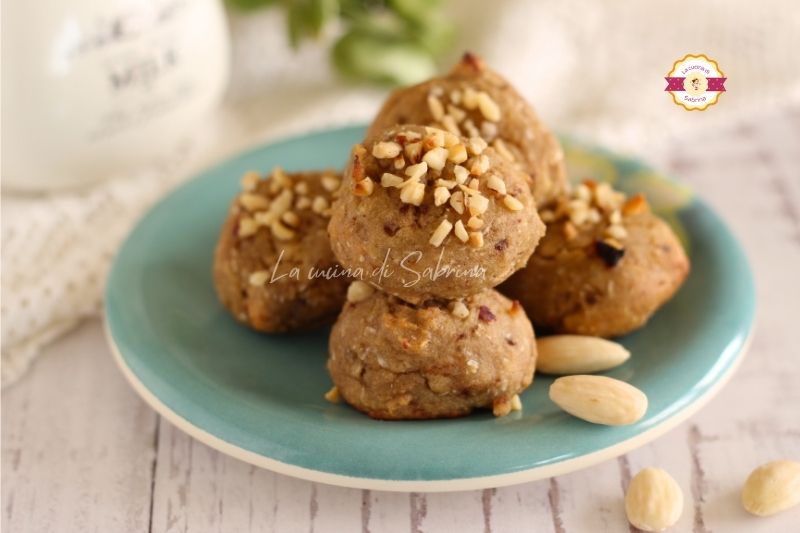 Naturally Sweet Almond and Date Cookies