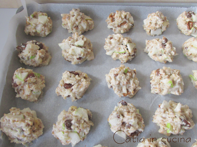 oat flake cookies before baking