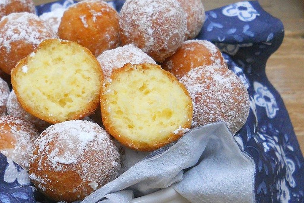 soft castagnole with ricotta