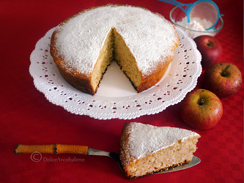 Soft and Quick Annurca Apple Cake