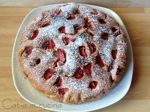 strawberry bundt cake