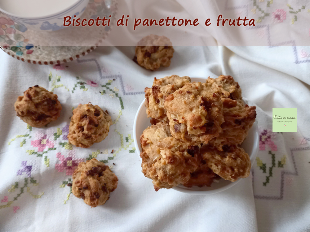 panettone and fruit cookies