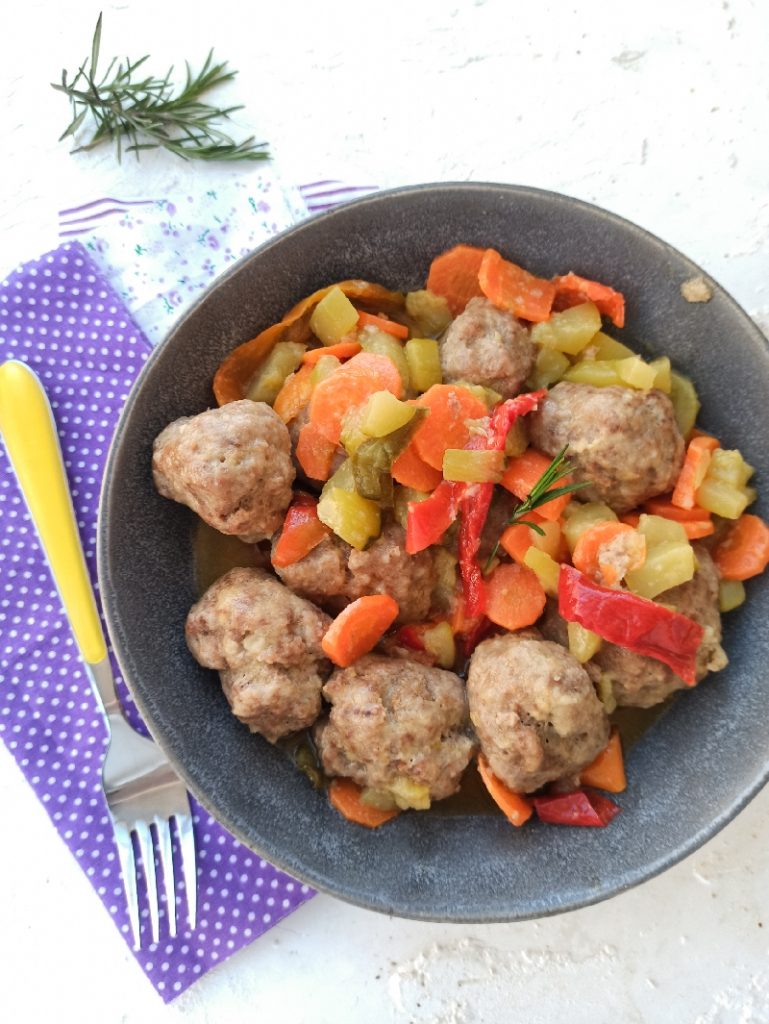 MEATBALLS WITH VEGETABLES