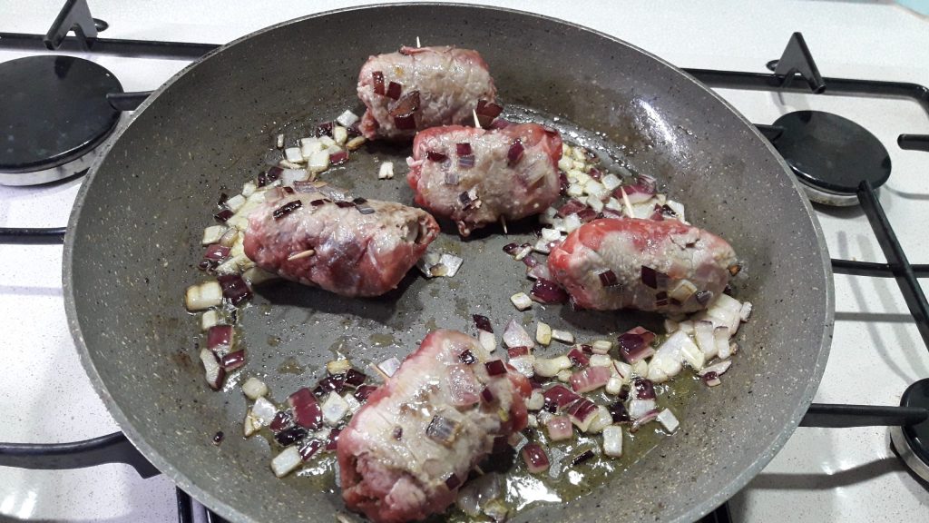 Reinterpretation of Falsomagro Rolls