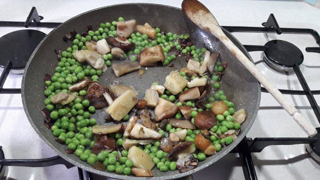 peas mushrooms