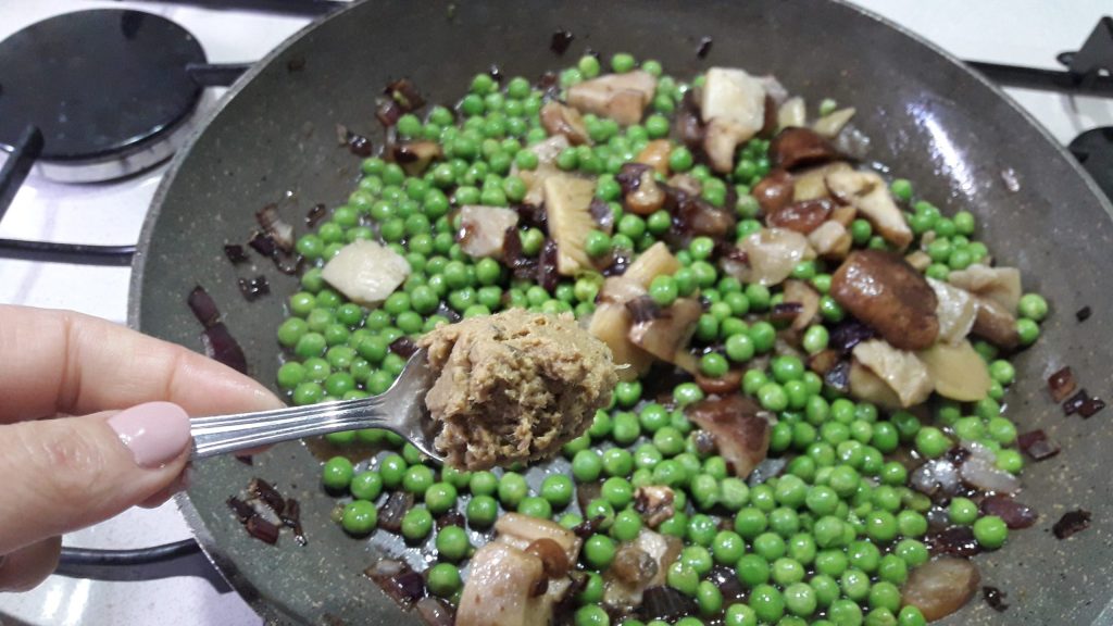 peas mushrooms