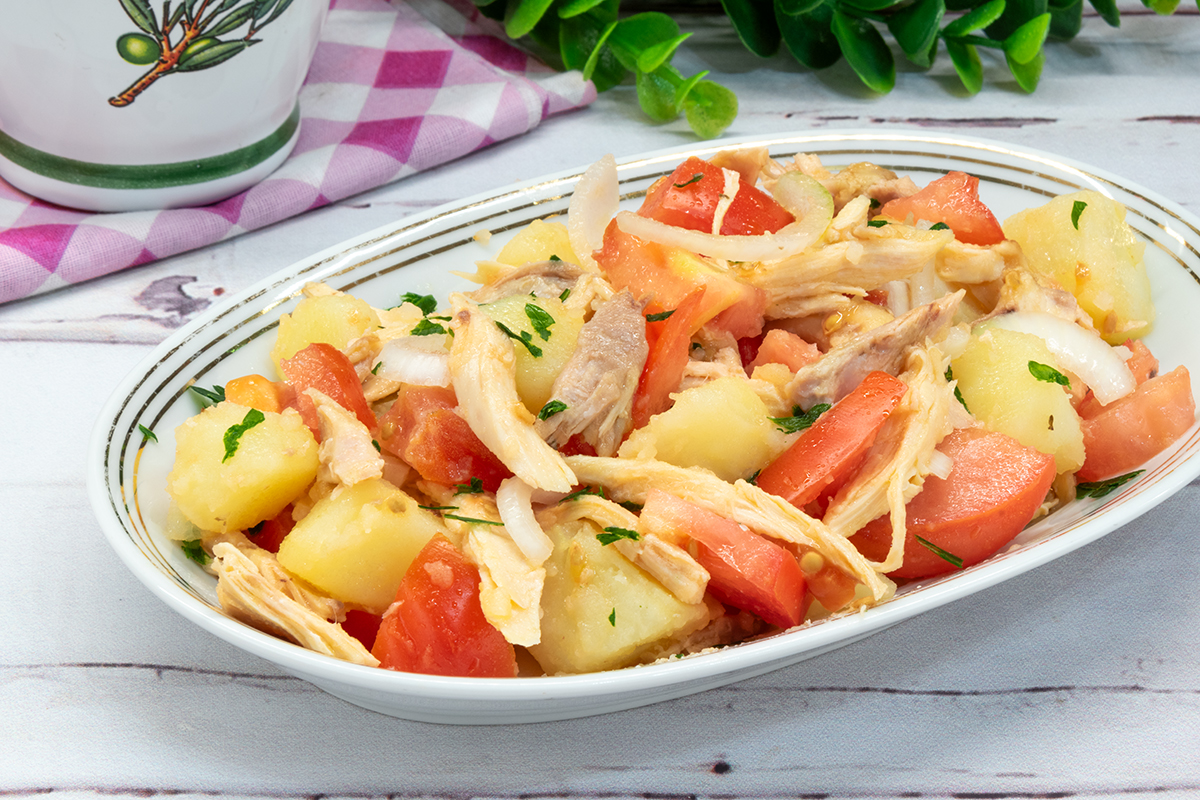 Chicken Salad with Potatoes and Tomatoes