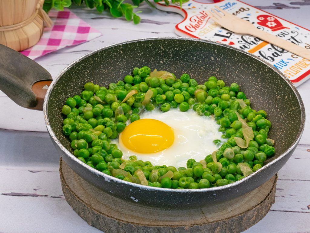 Eggs and Peas in a Pan