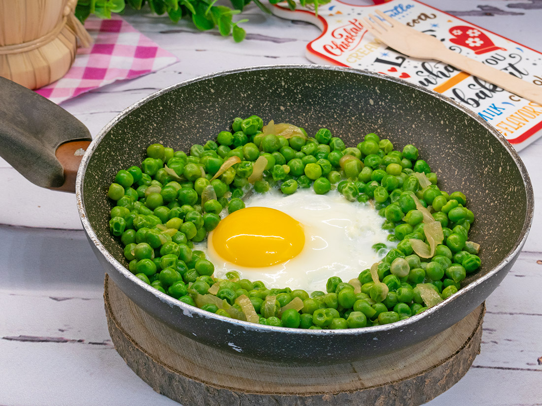 Eggs and Peas in a Pan