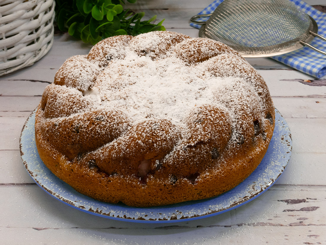 Strawberry and Banana Cake in Air Fryer