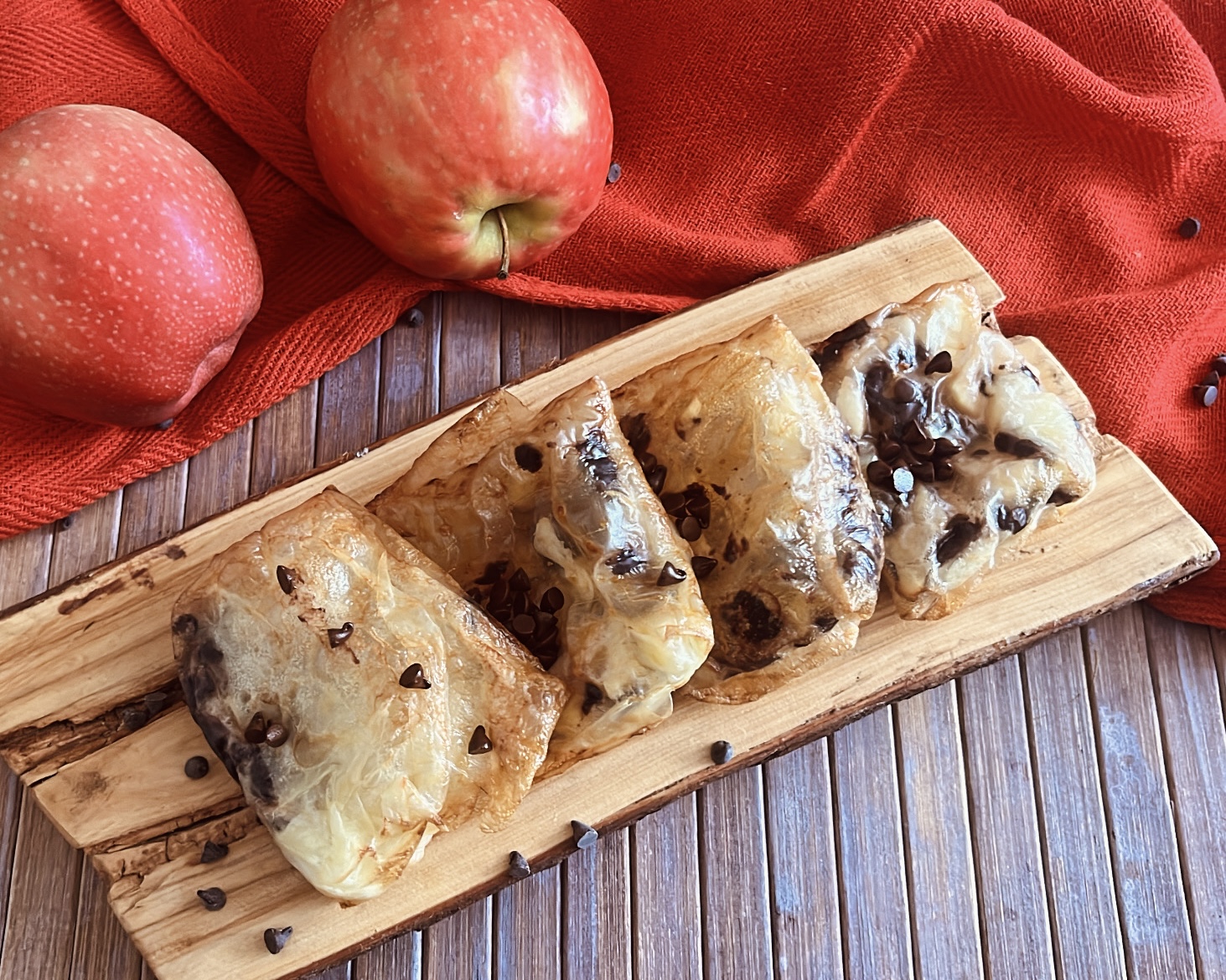 Rice Sheets with Apples and Chocolate