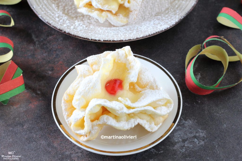 Fried Roses with Custard