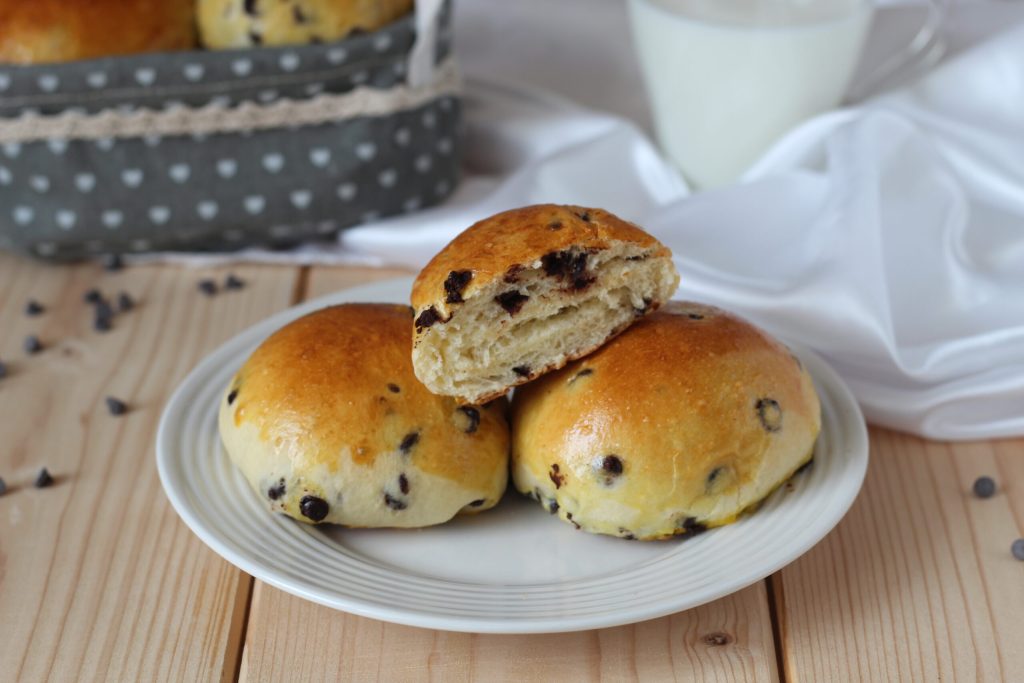 chocolate chip buns