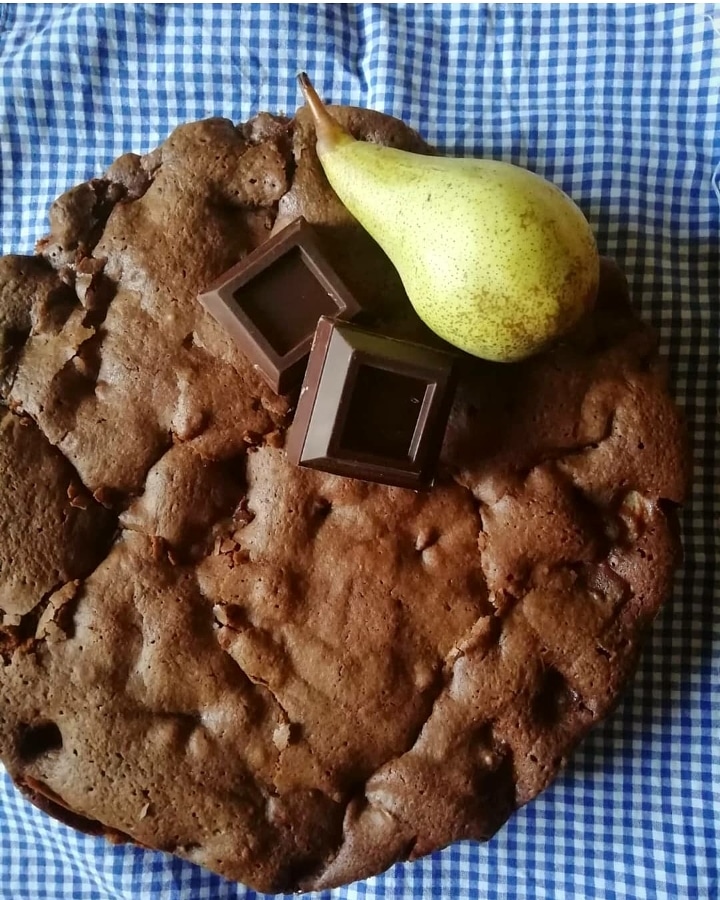 Pear and chocolate cake