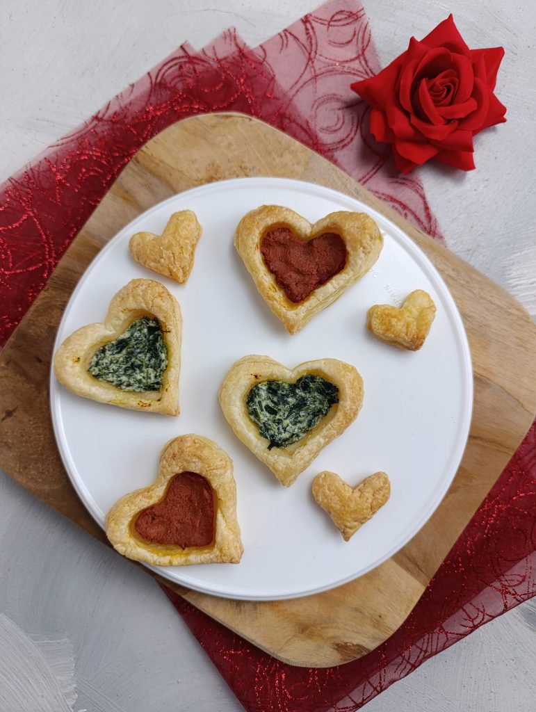 Savory puff pastry hearts