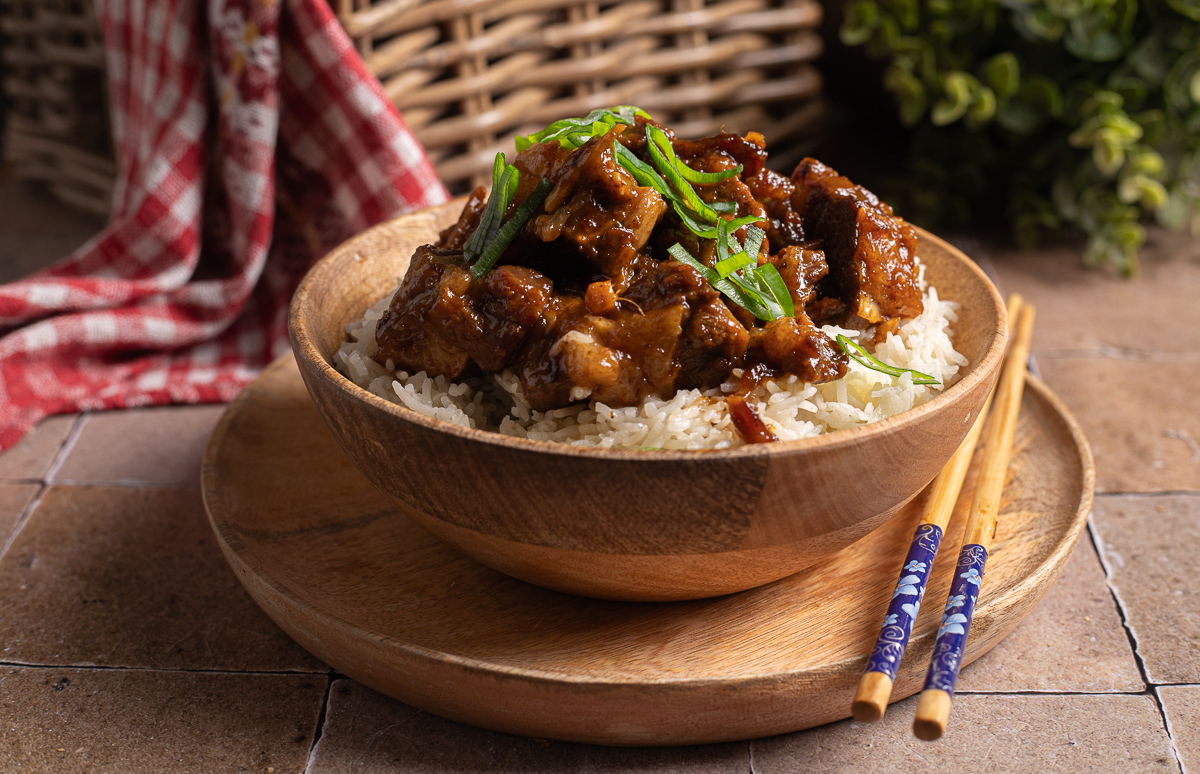 Sichuan-style Chinese Braised Beef: Hóngshāo Niúròu Recipe