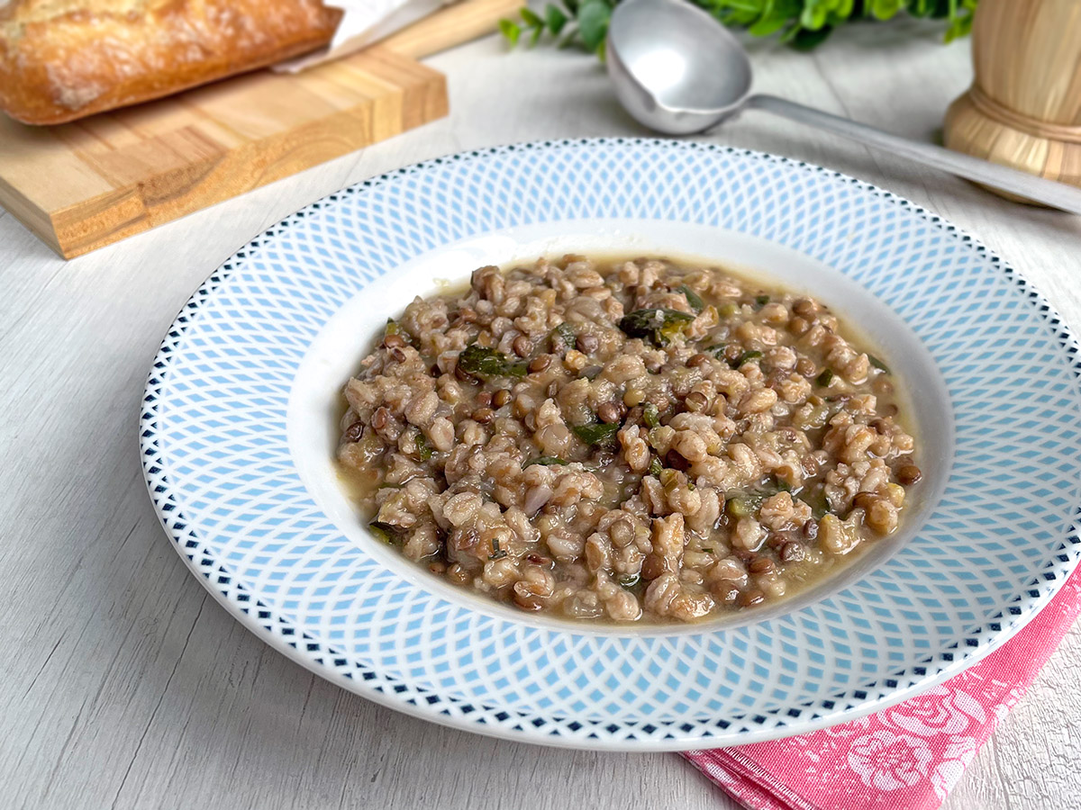Farro, Lentil and Zucchini Soup