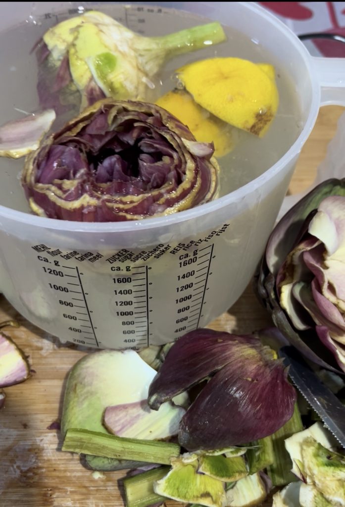 Cleaning artichokes to make them tender and light