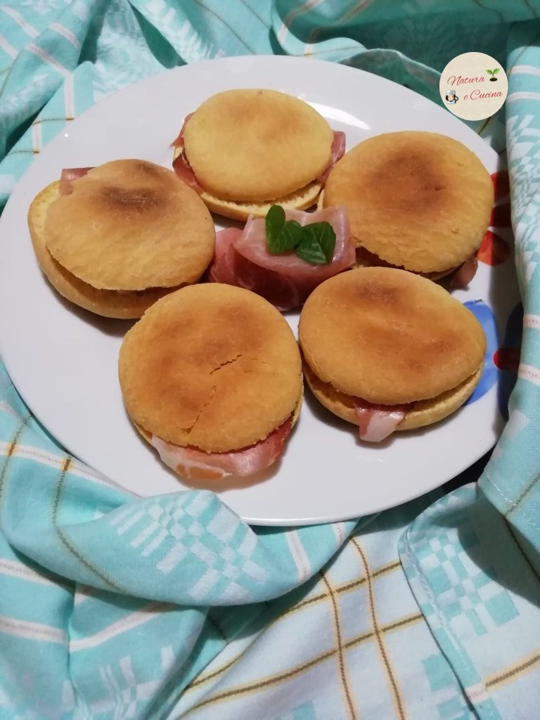 flatbrang - milk buns