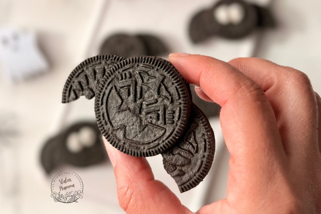 Spooky Oreo Bats: delicious, monstrous, and super fun!