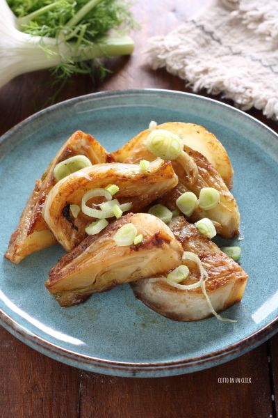 add sliced scallion rings and serve on the table