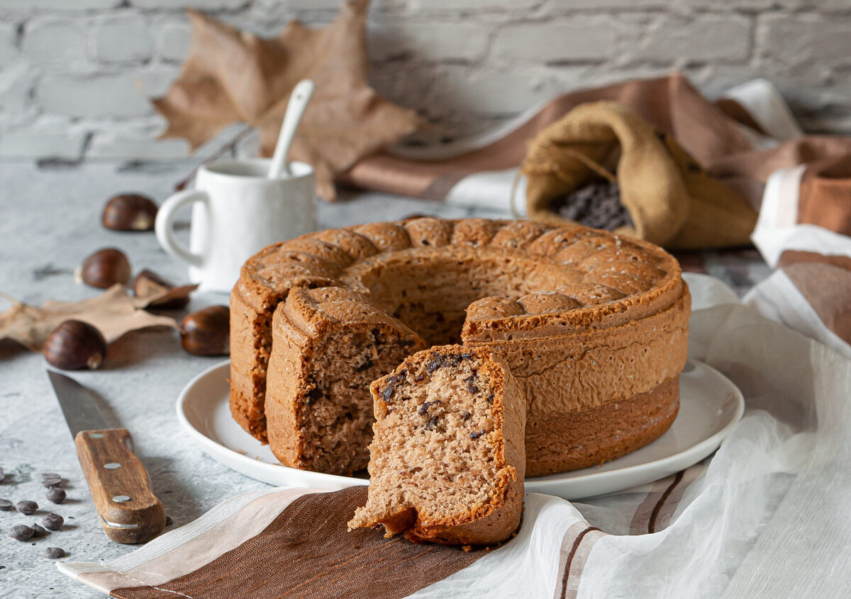 Chestnut Flour and Chocolate Ring Cake