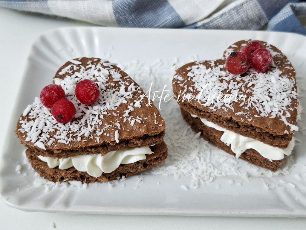 COCOA SPONGE CAKE HEARTS FILLED