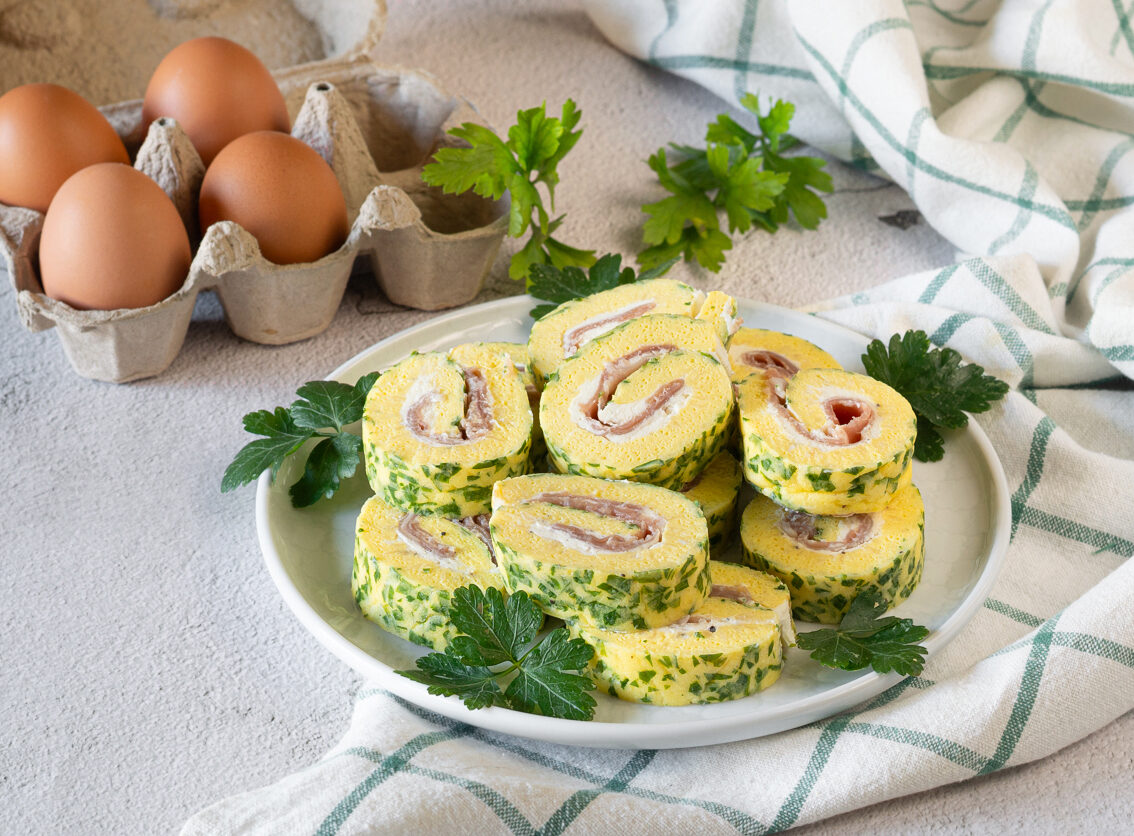 Omelet Roll with Prosciutto and Goat Cheese
