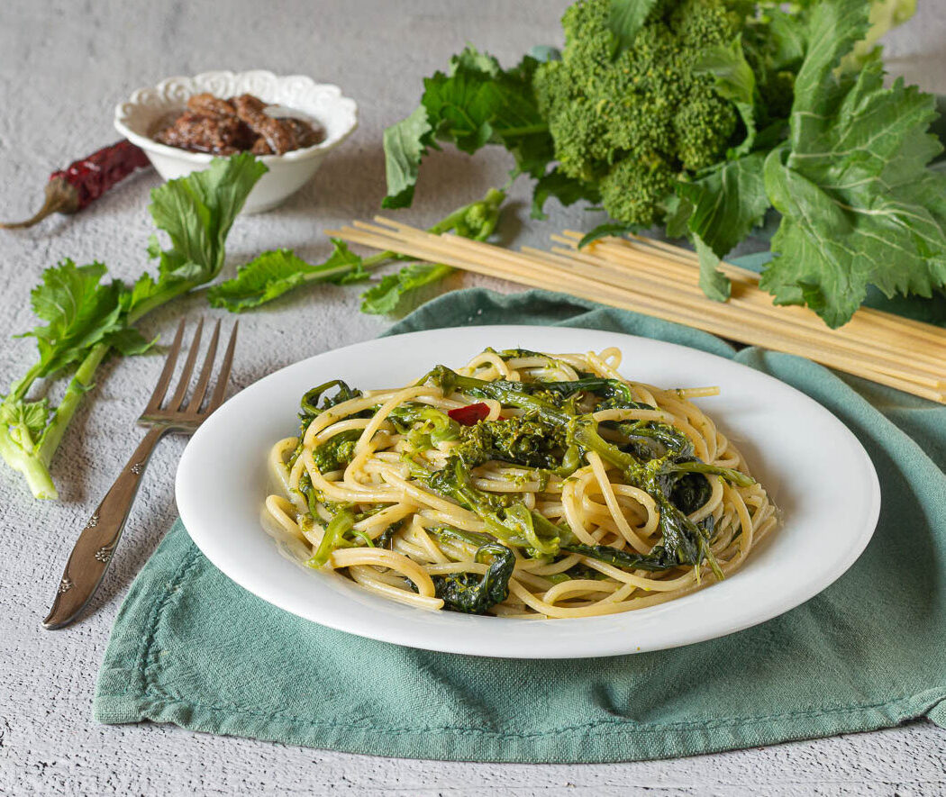 Pasta with Rapini and Anchovies in Oil