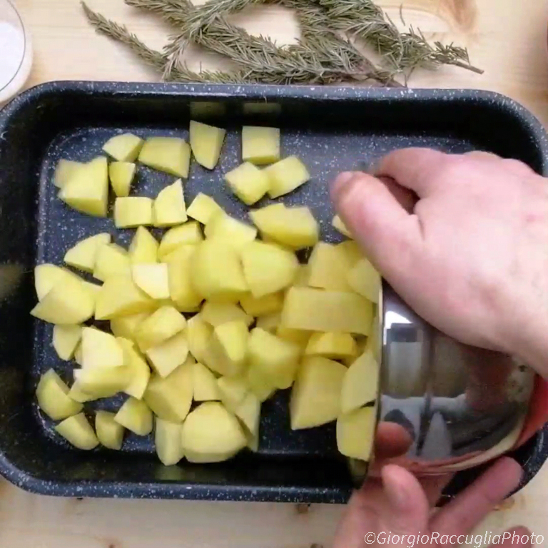 sausage and potatoes alla pizzaiola recipe