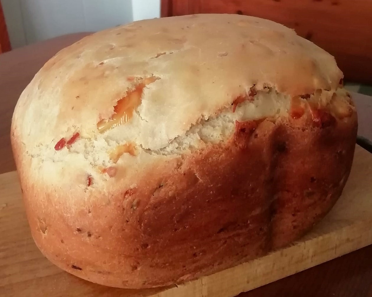 CHEESE AND COOKED HAM BREAD baked with the bread machine