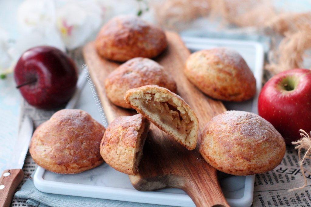 Almond cookies filled with apples frutta i pasticcini di Nina