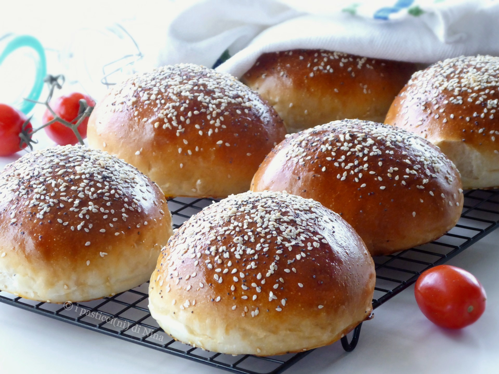 BURGER BUNS – HAMBURGER BUNS