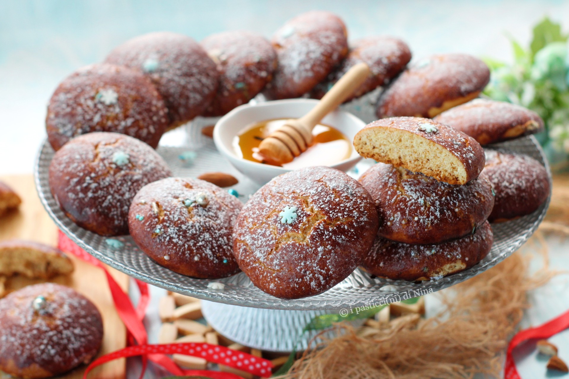 COOKIES WITH ALMOND FLOUR AND HONEY