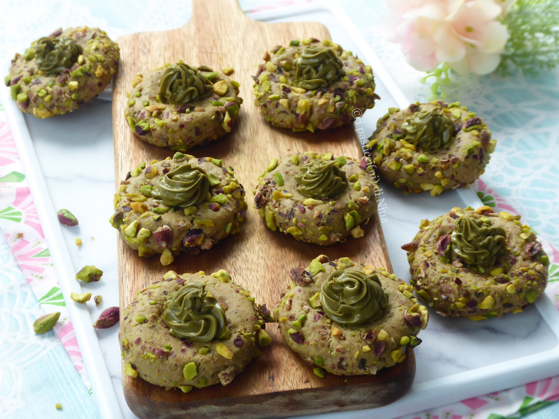 COOKIES WITH PISTACHIO CREAM IN THE DOUGH