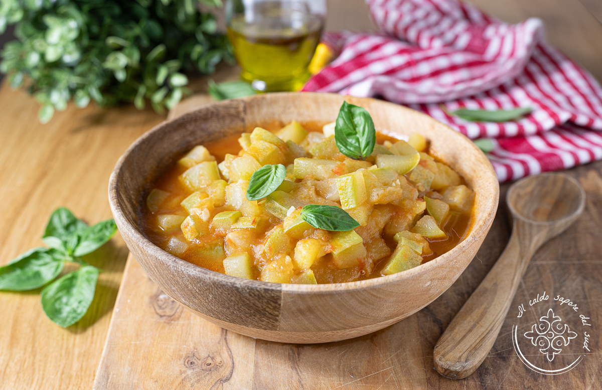 Long Zucchini with Potatoes and Tomato