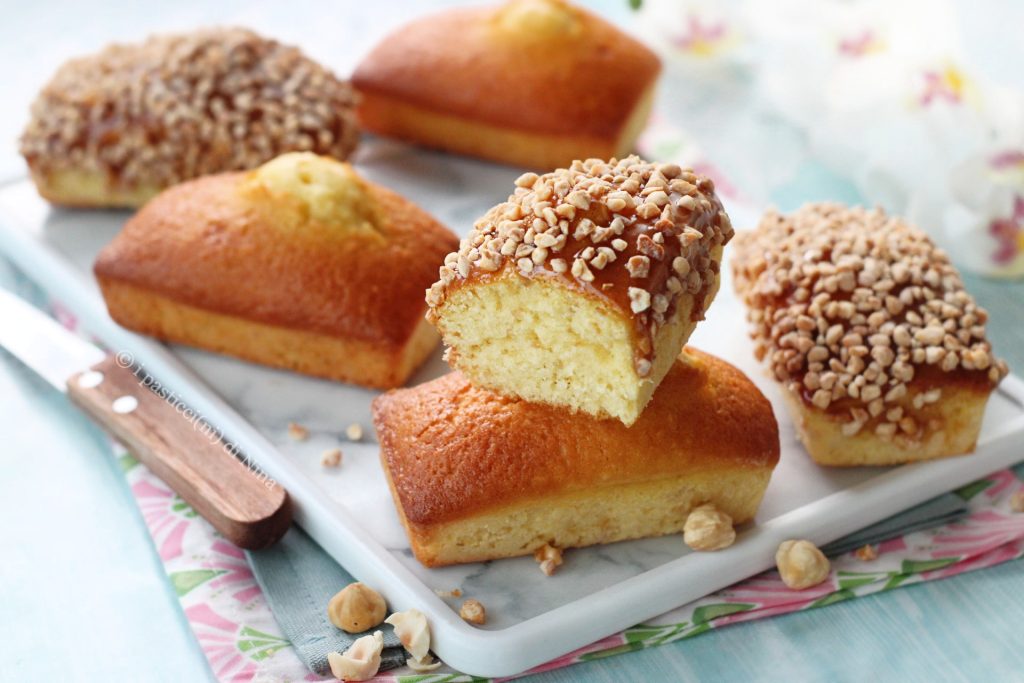 Mini hazelnut plumcakes: simple, fragrant and fluffy - Nina's little cakes