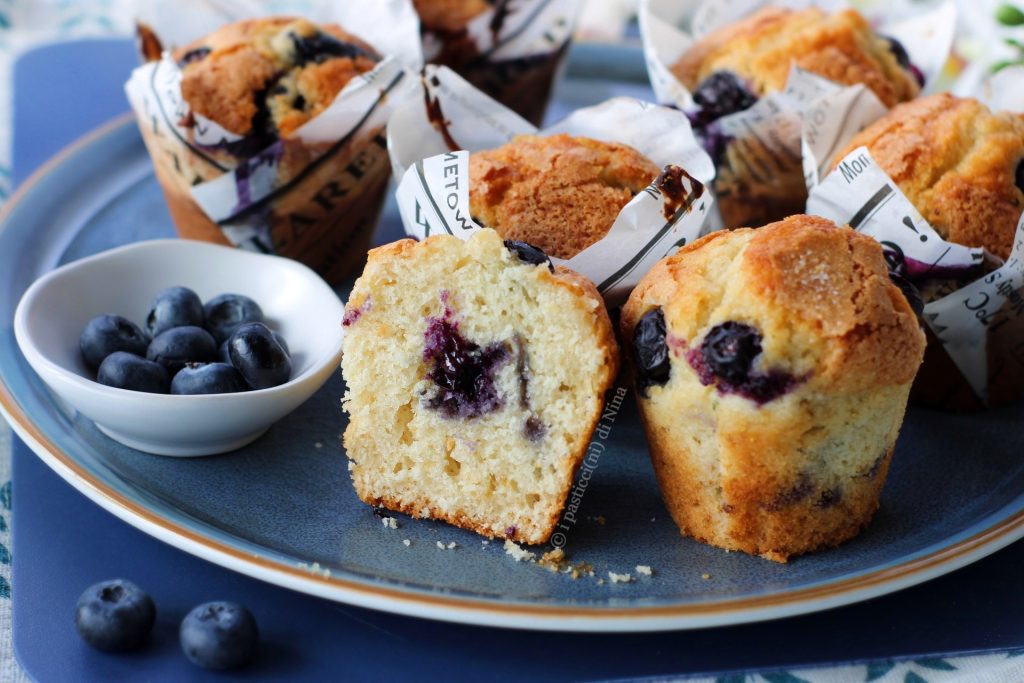 Recipe for moist and soft yogurt and blueberry muffins - I Pasticcini di Nina