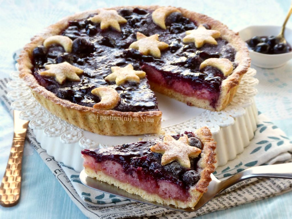 Oil tart with amarena cherries and ladyfingers — a distinctive dessert with butter-free shortcrust, the best homemade desserts from I Pasticcini di Nina