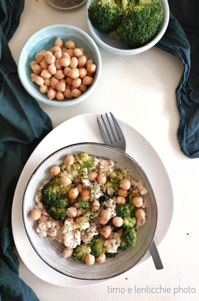 Savory porridge with broccoli and chickpeas