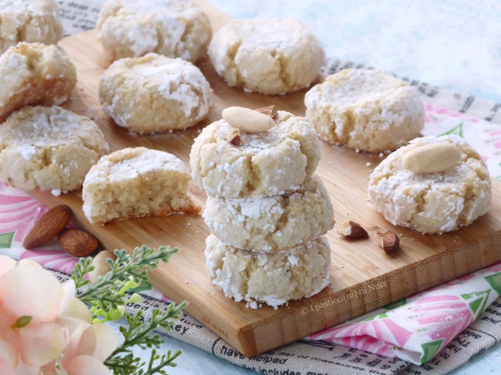 Sicilian almond paste cookies: soft and fragrant sweets made with an egg-white-only dough and only almond flour by Nina's pastries