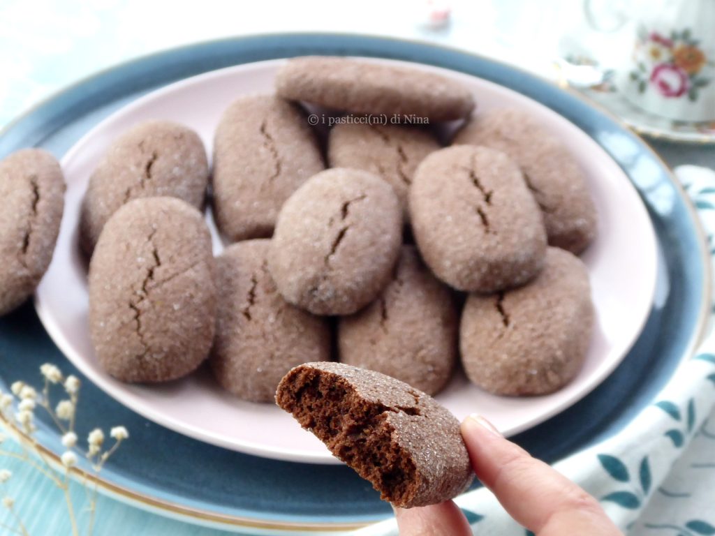 soft cocoa cookies simple without butter oil-based cookies recipe i pasticcini di Nina